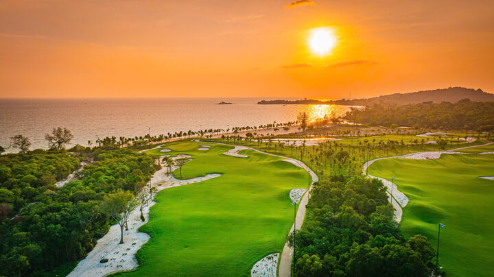 Eschuri Vung Bau Golf