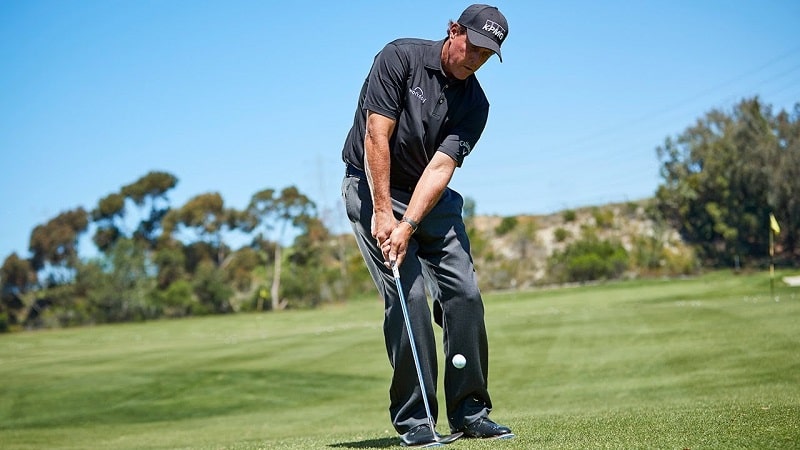 Kỹ Thuật Chip Golf Bổng, Chipping Golf Lăn Chia Sẻ Từ Golfer Pro