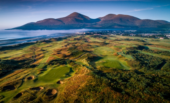Ngắm vẻ đẹp mê hồn của sân golf Royal County Down